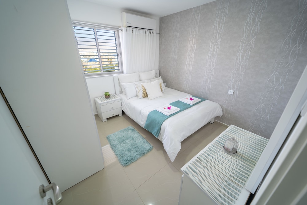 YalaRent SeaView 3BR APT - Families only view 4