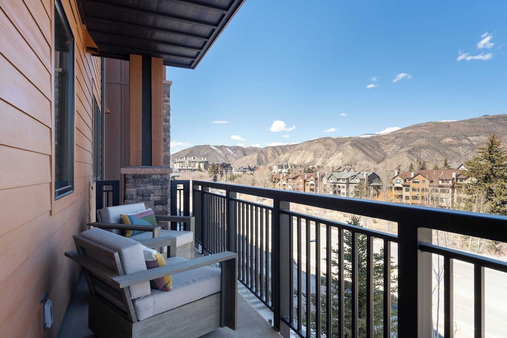 Luxe 3bdr Near Vail w/ Views Gym, Pool, Game Room Alpine Oasis at Frontgate