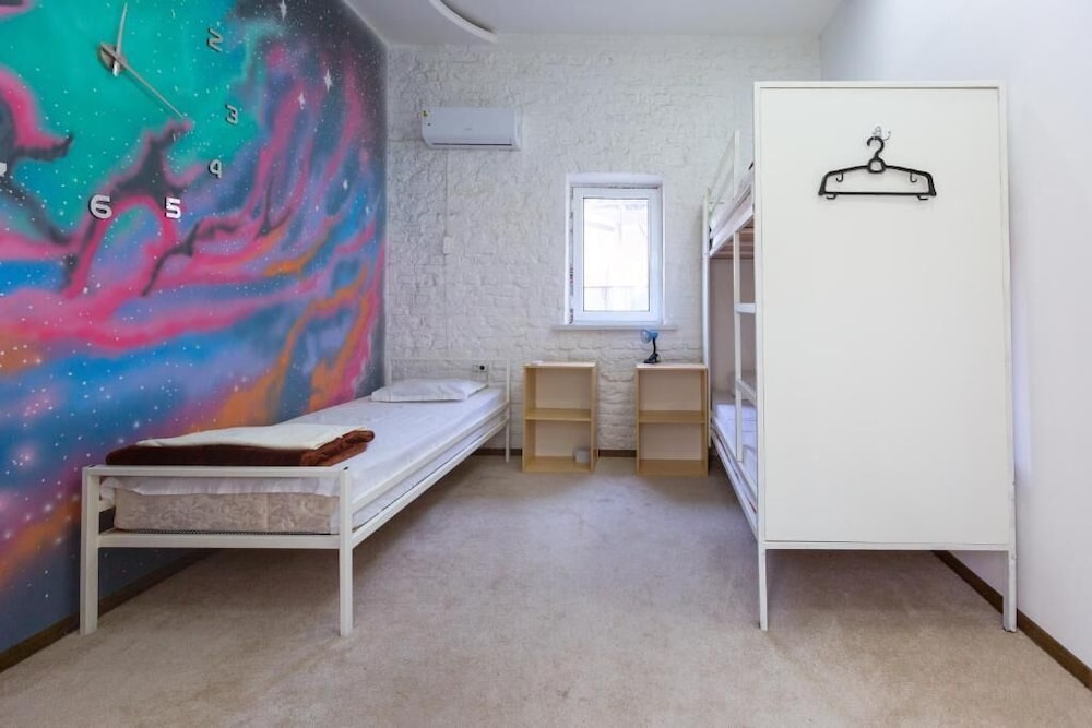 Light Hostel