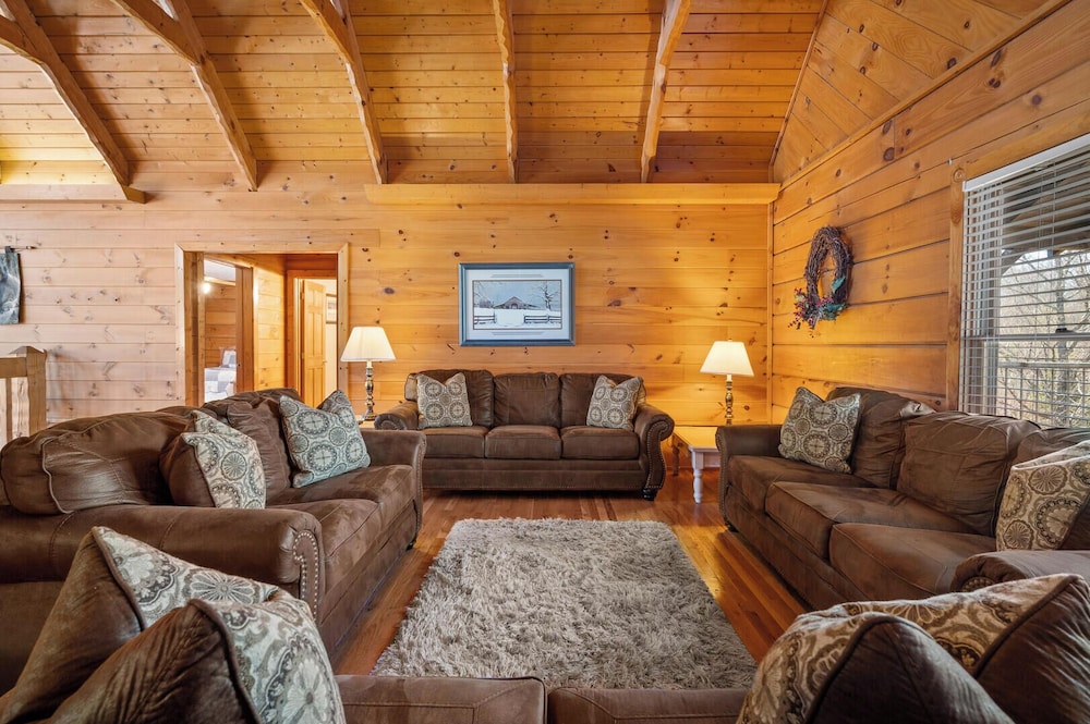 Country Pines Lodge
