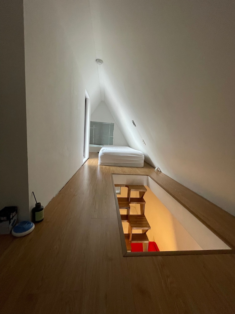 iHouse ChinChin