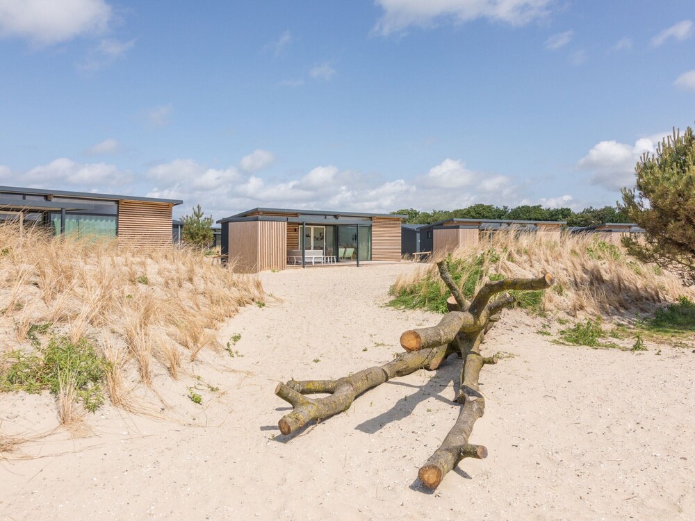 Ameland Lodge w/ Veranda view 2