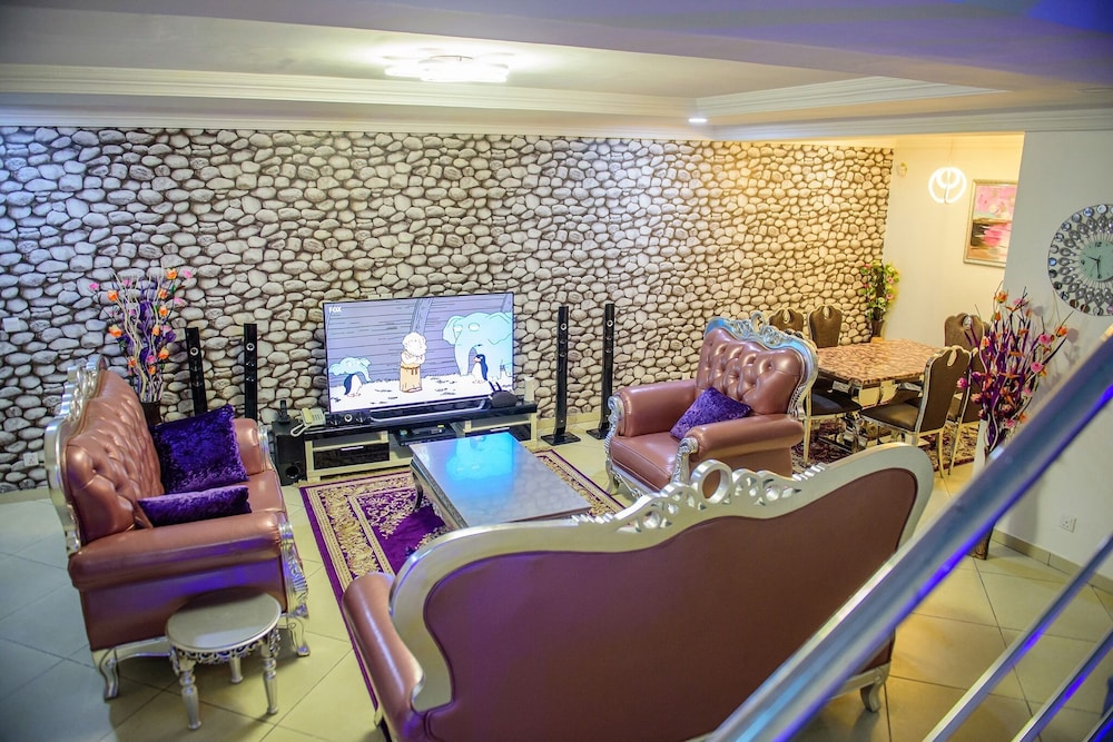 Cedarwood Apartment