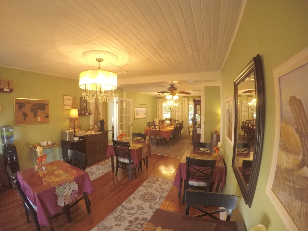 The Hibiscus House