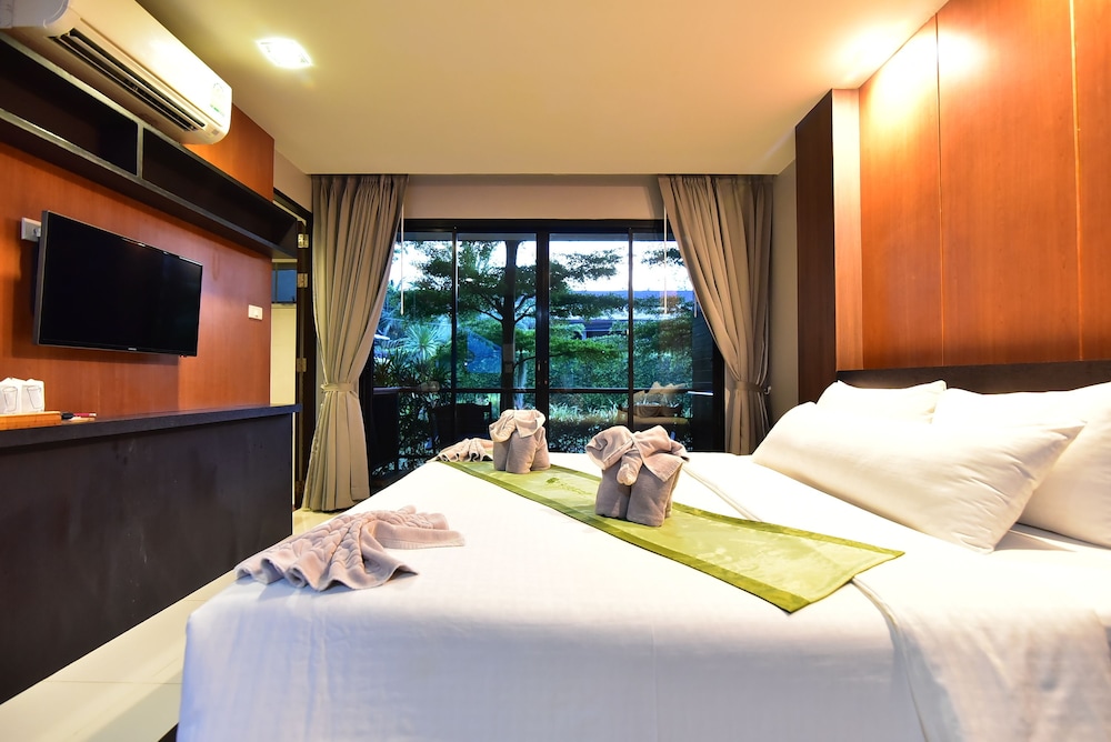 The Breeze Lipe Resort