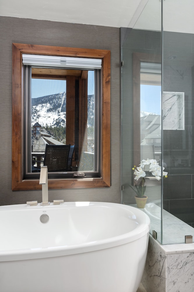 Heavenly Lake Tahoe Ski Resort