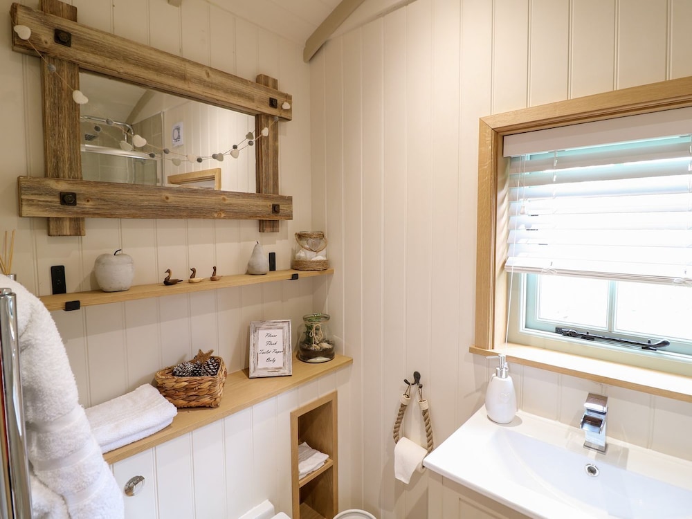 Herbie's Shepherds Hut at Shepherds Lodge