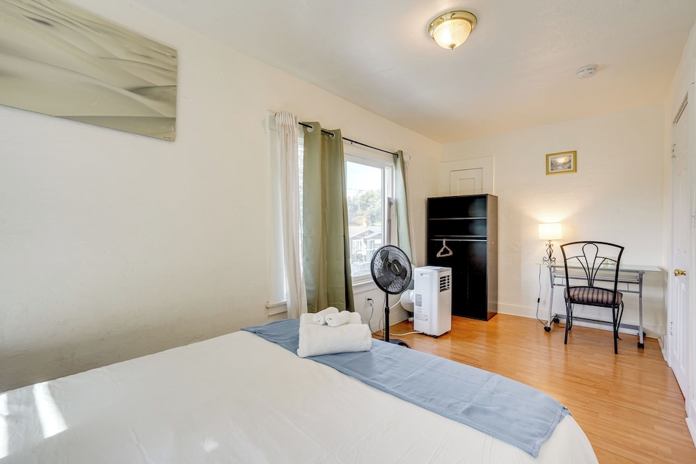 Oakland Group Retreat: Historic Home Near Downtown