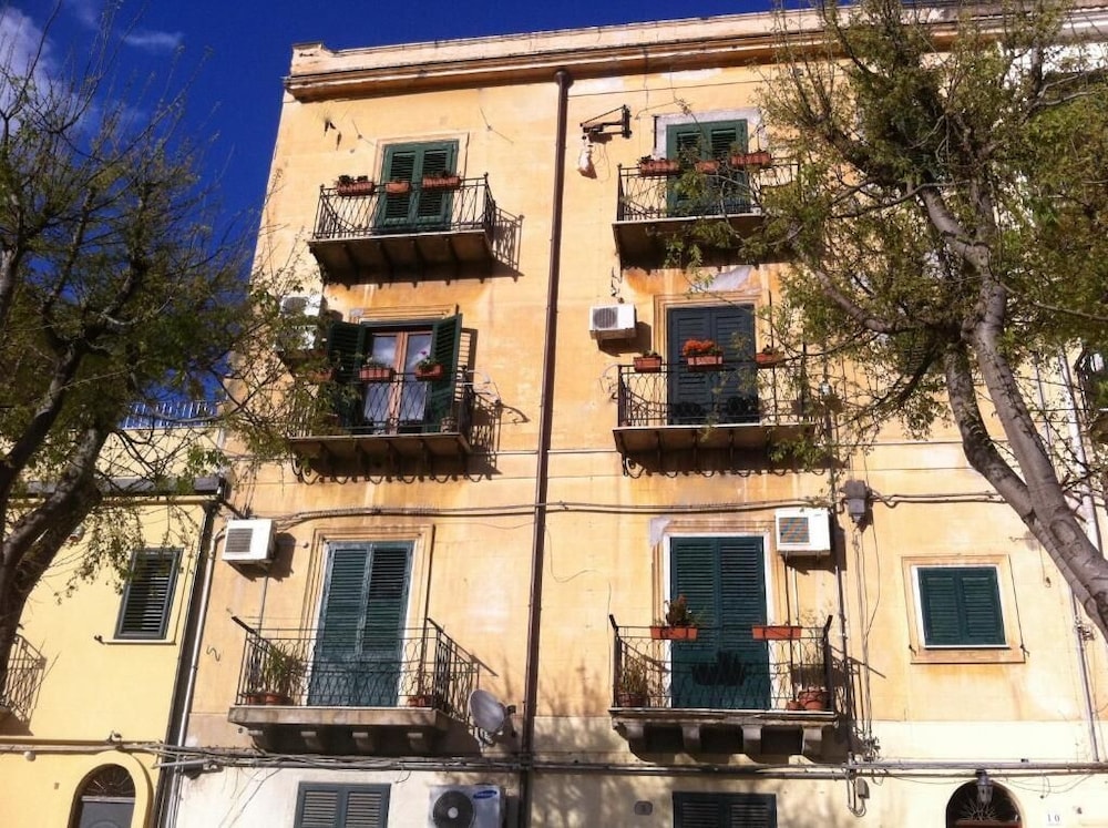 Photo 33