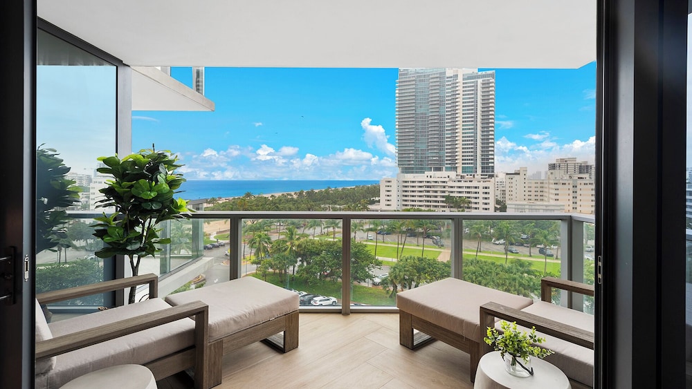 Luxury Vacation Rentals in South Beach by LRMB