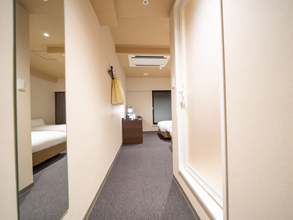 Shinsaibashi ARTY Inn 9
