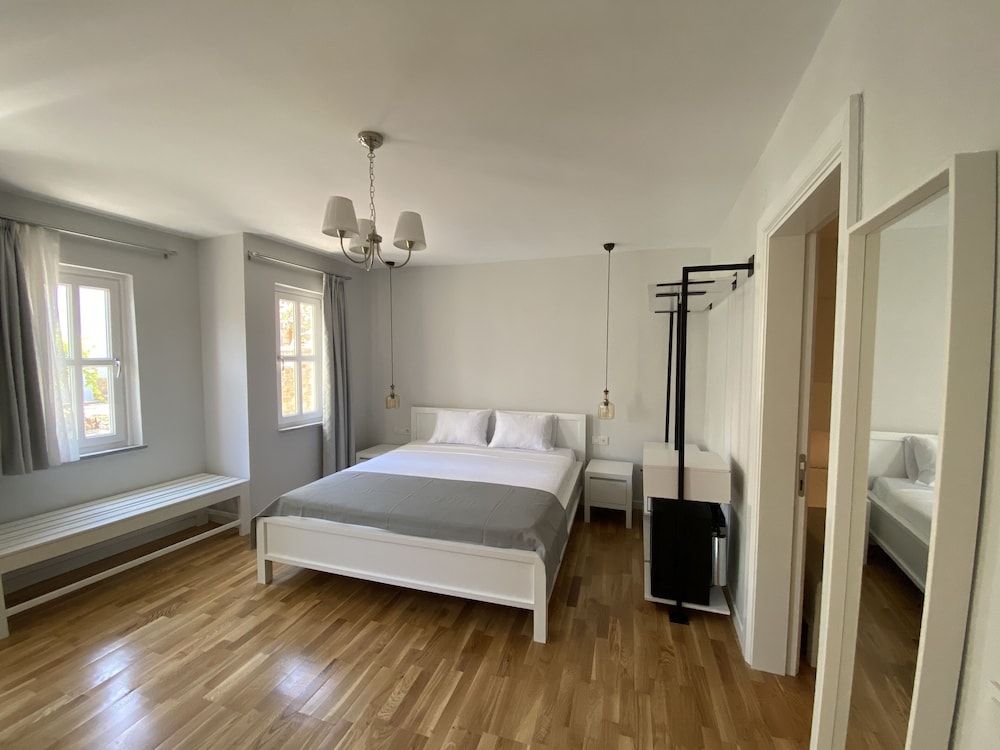 Mon Petit Otel - Image 14