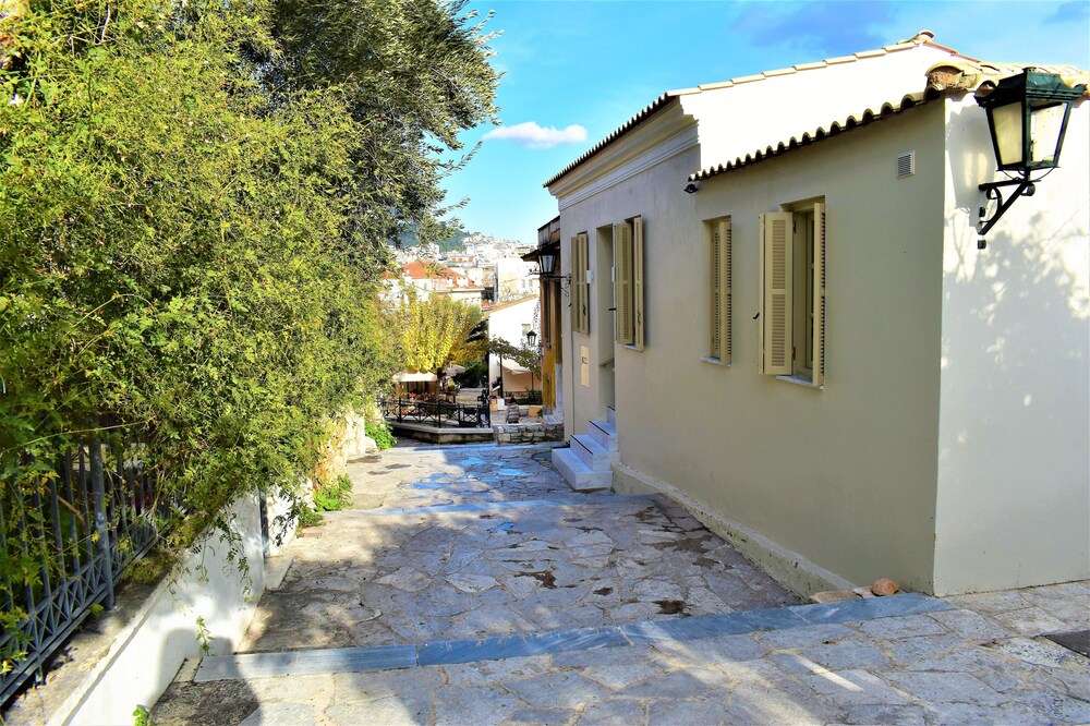 Acropolis Suites