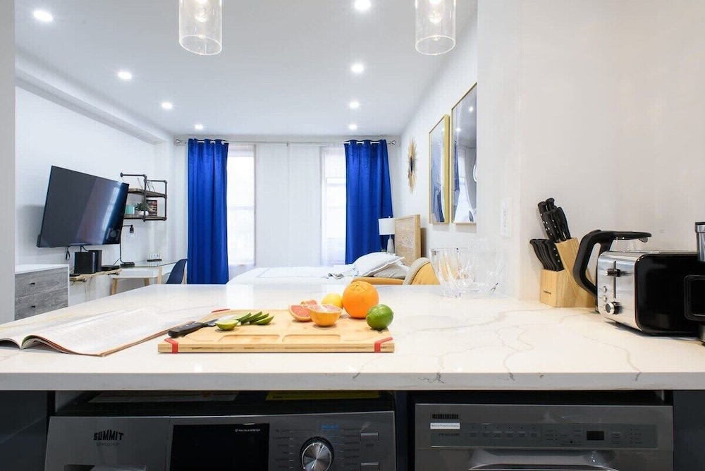 1597 New York Apt