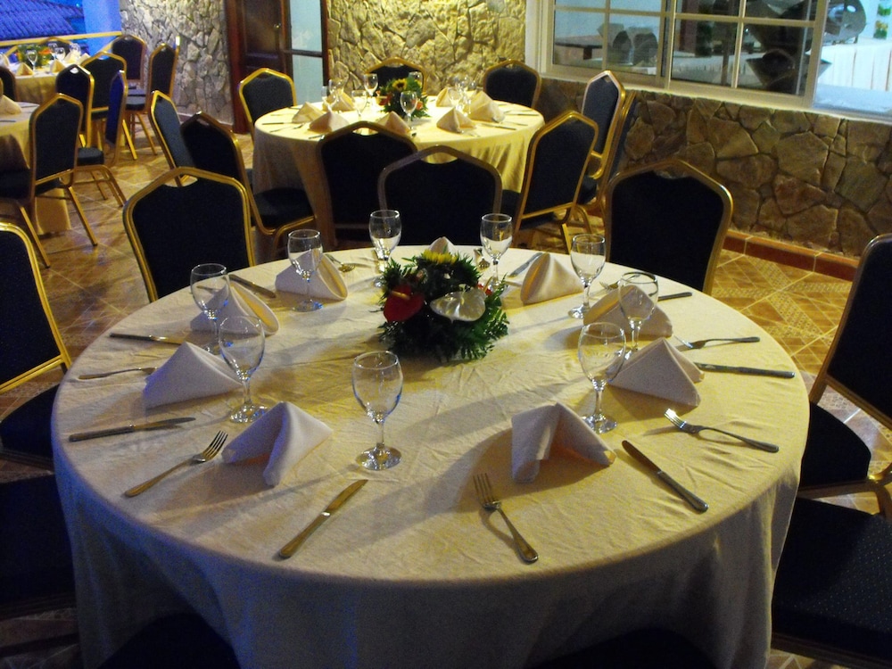 Altocerro Villas Hotel & Camping