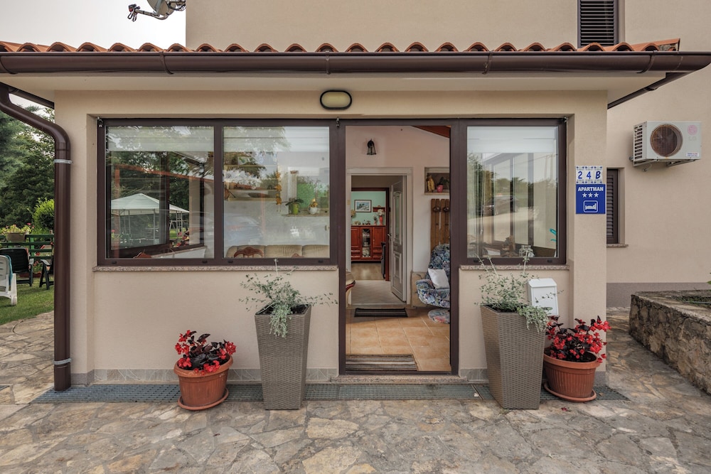 Countryside Apartments Labin