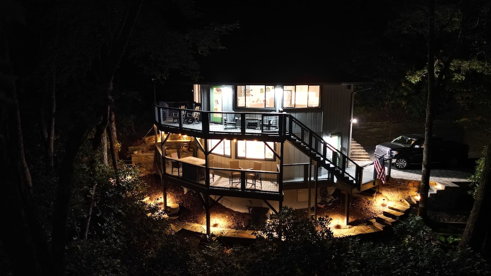 The Upper Deck