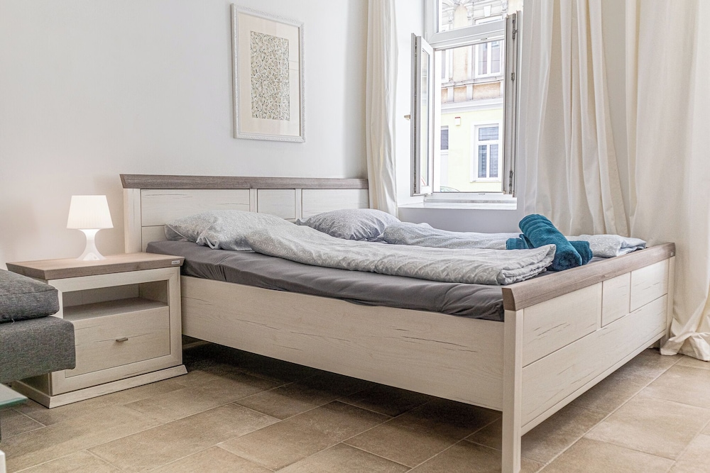 Central Vienna Elegant 1BR Apartment