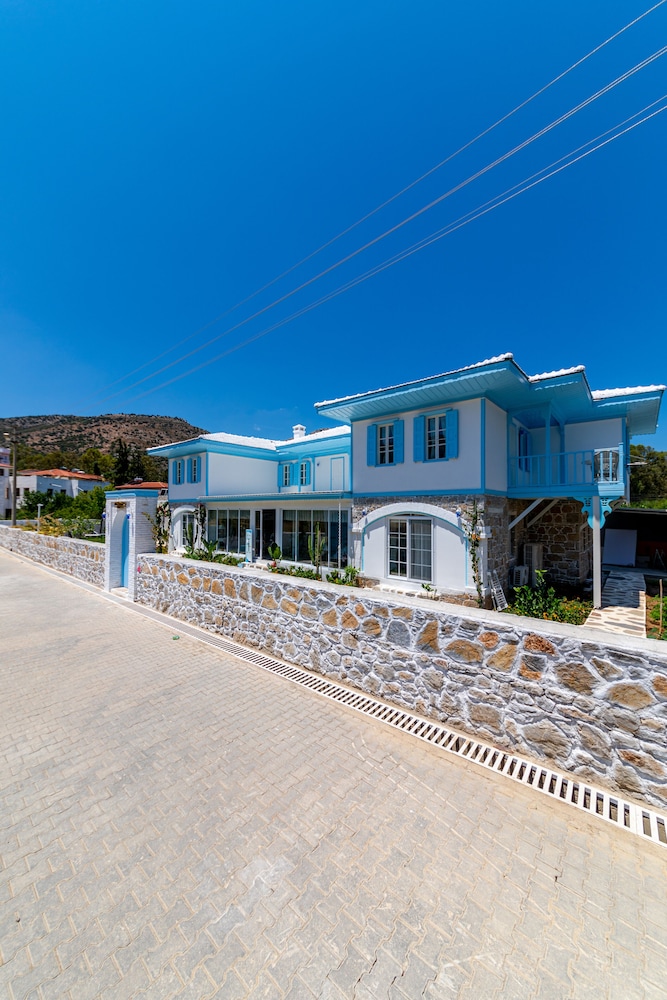 Louise'in Konağı
