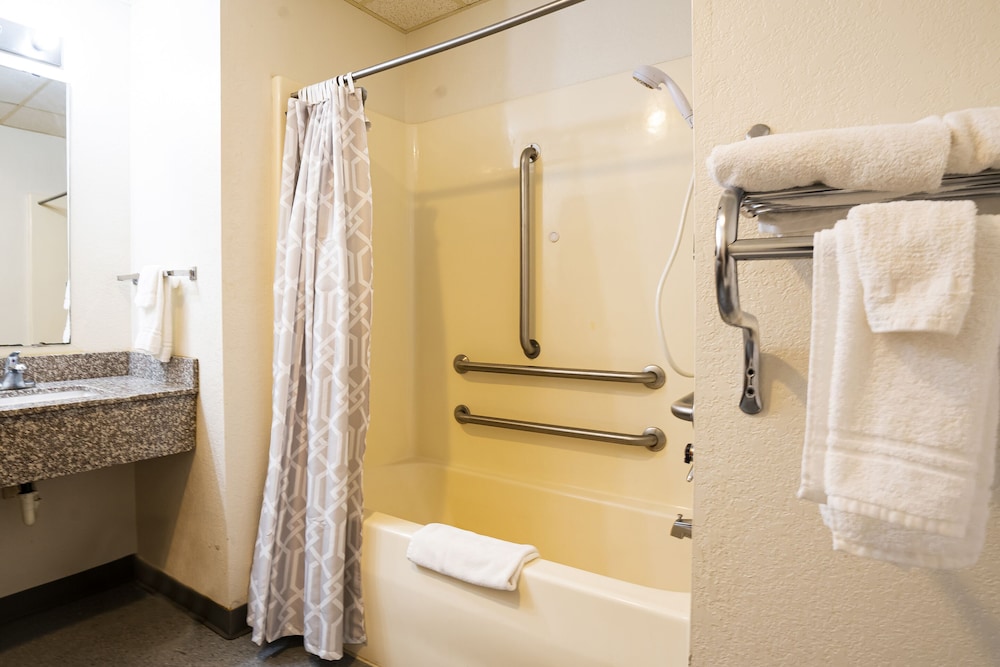OYO Hotel Redwood Falls near Jackpot Casino