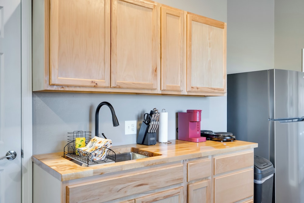 Walk to Wineries: Elgin Wine Country Retreat!