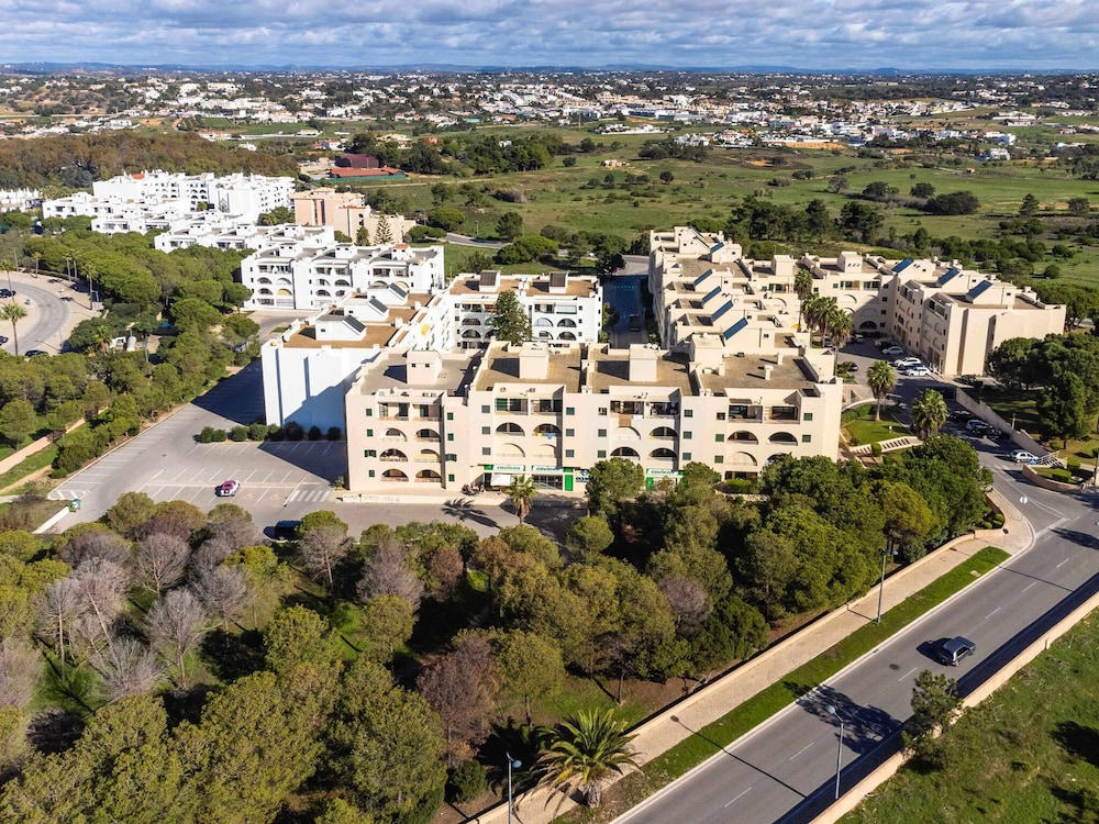 Salgados 1 Bedroom Apartment - 500m da Praia