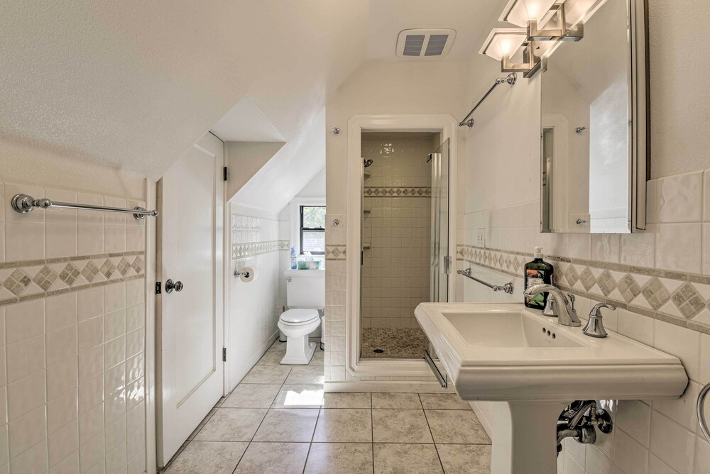 Charming Antioch Home w/ Private Yard + Grill