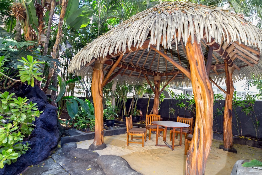 Bamboo Hotel with Pool Access