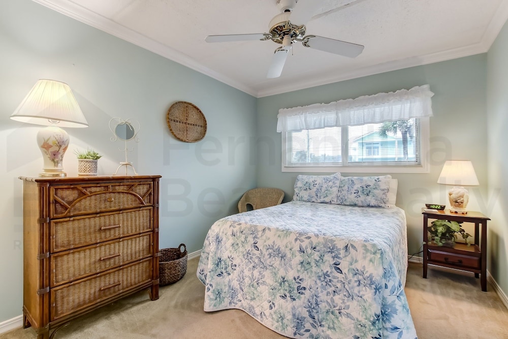 Modern Condo with Amazing Ocean Front Views by RedAwning view 5
