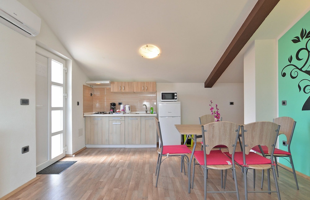 Apartment 1355 view 2