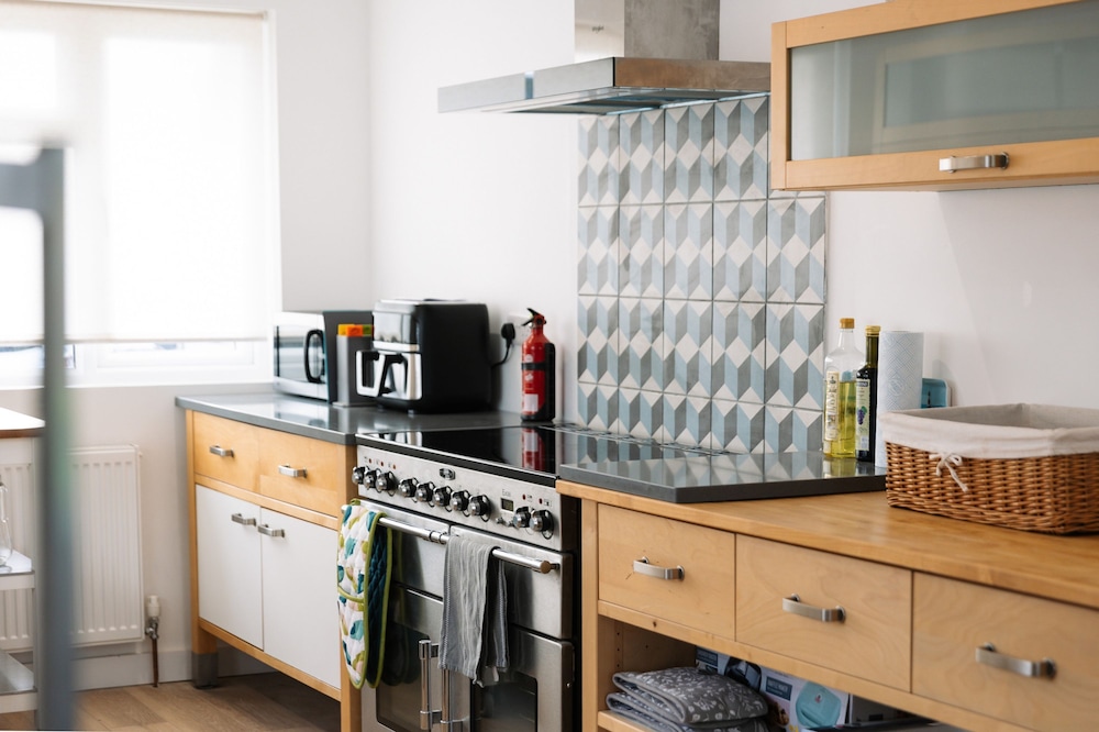 Sea Breeze Your Coastal Sanctuary in Sandown