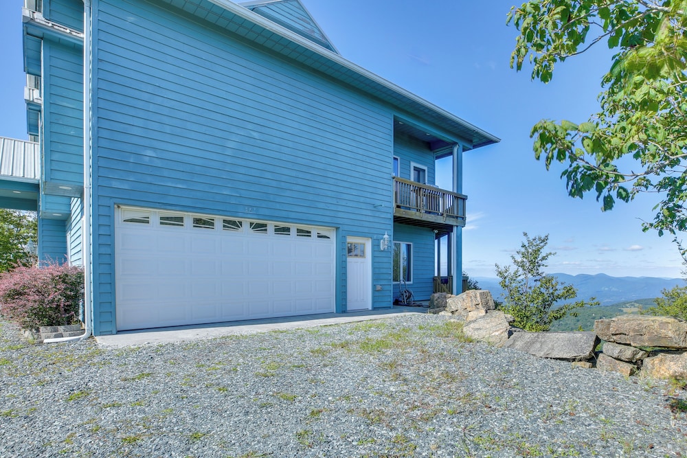 Beech Mtn Views, Next to Ski Resort: Home w/ Decks