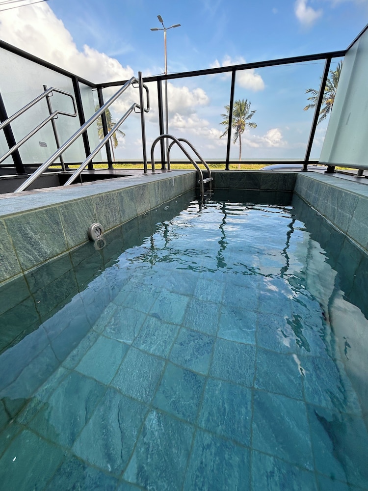 Melhores Flats - Luxuoso beira-mar