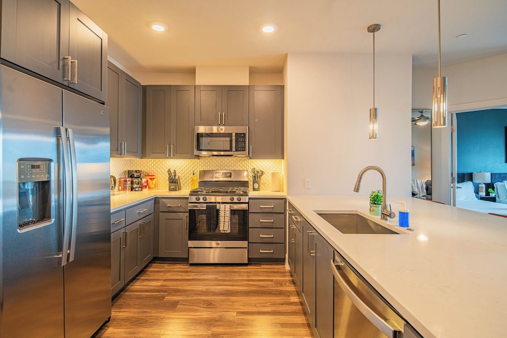 ROVE LIVING/KB - Scottsdale Grand
