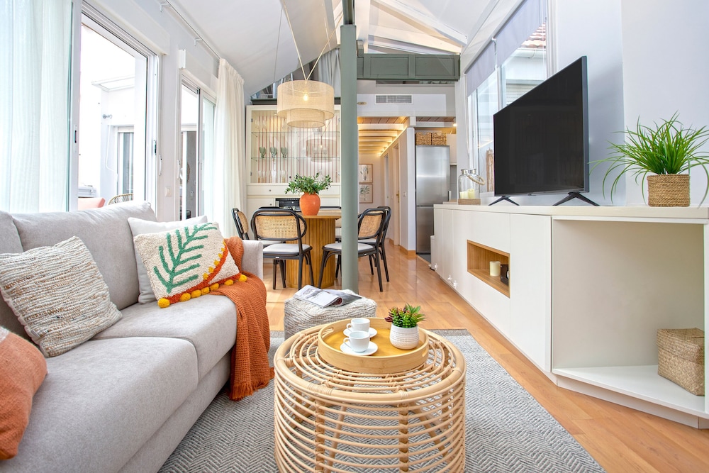 Stylish Penthouse Private Terrace Plaza Mitjana
