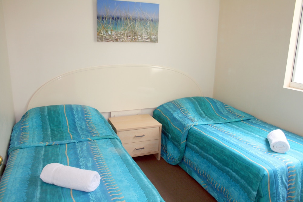 Coolangatta Vacations - The Bay Apartments - Property Image 3