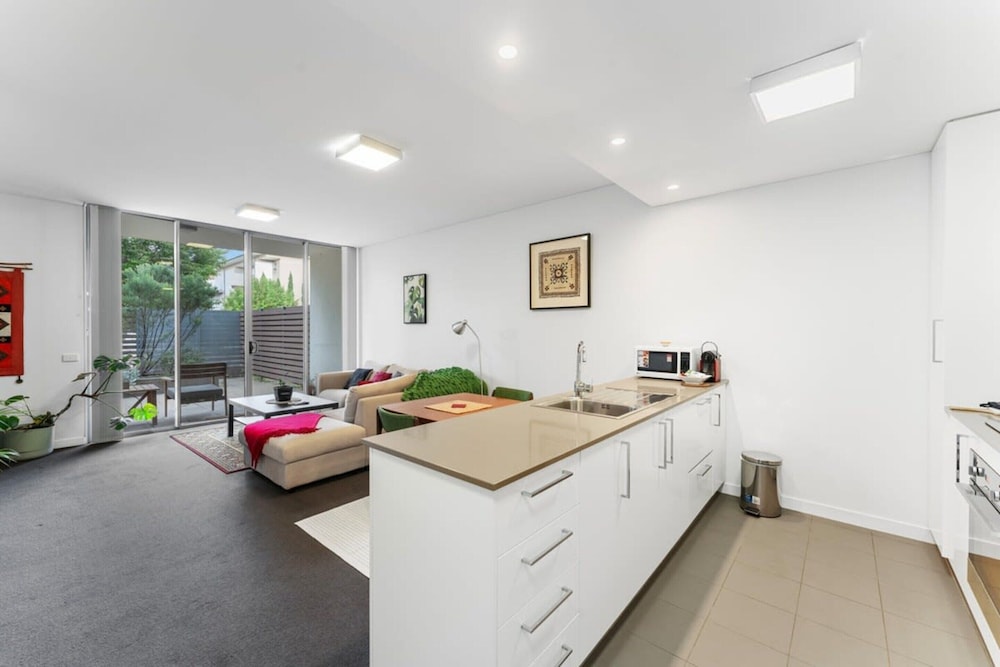 Tranquil 1-bed Apartment With Courtyard, Pool, BBQ