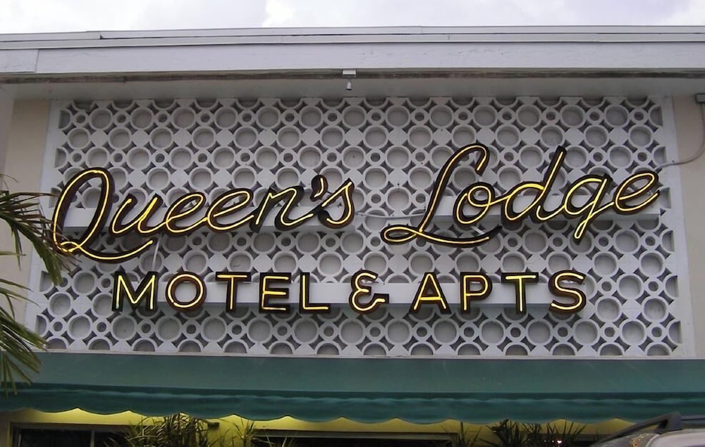 Queens Lodge Motel