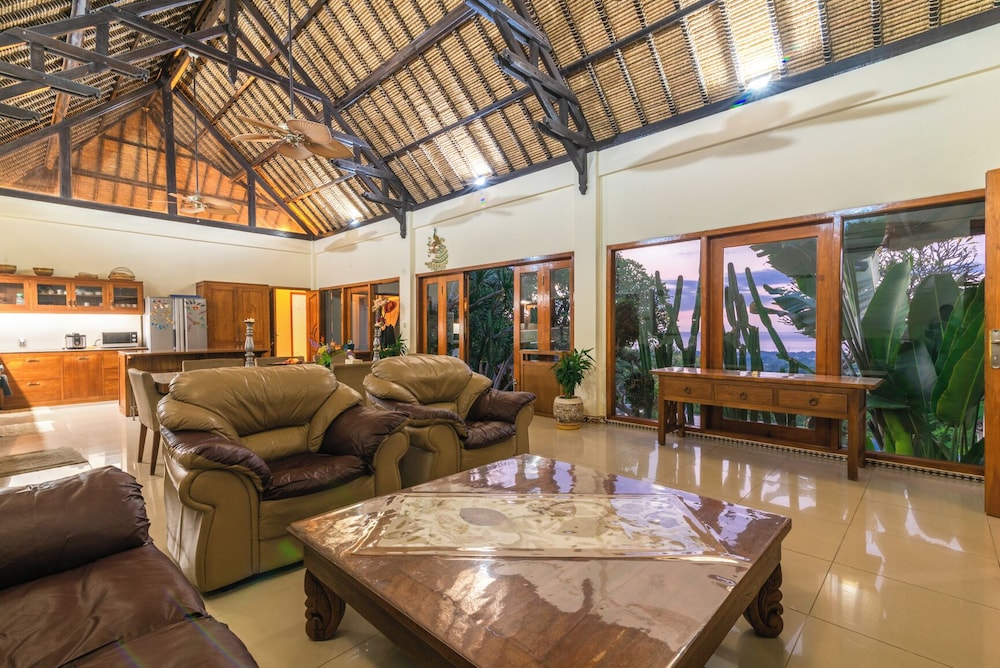 Bougainville Hill Villa