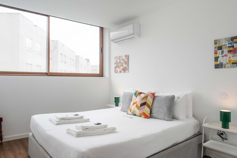 Liiiving in Matosinhos - Warm Vintage Apartment