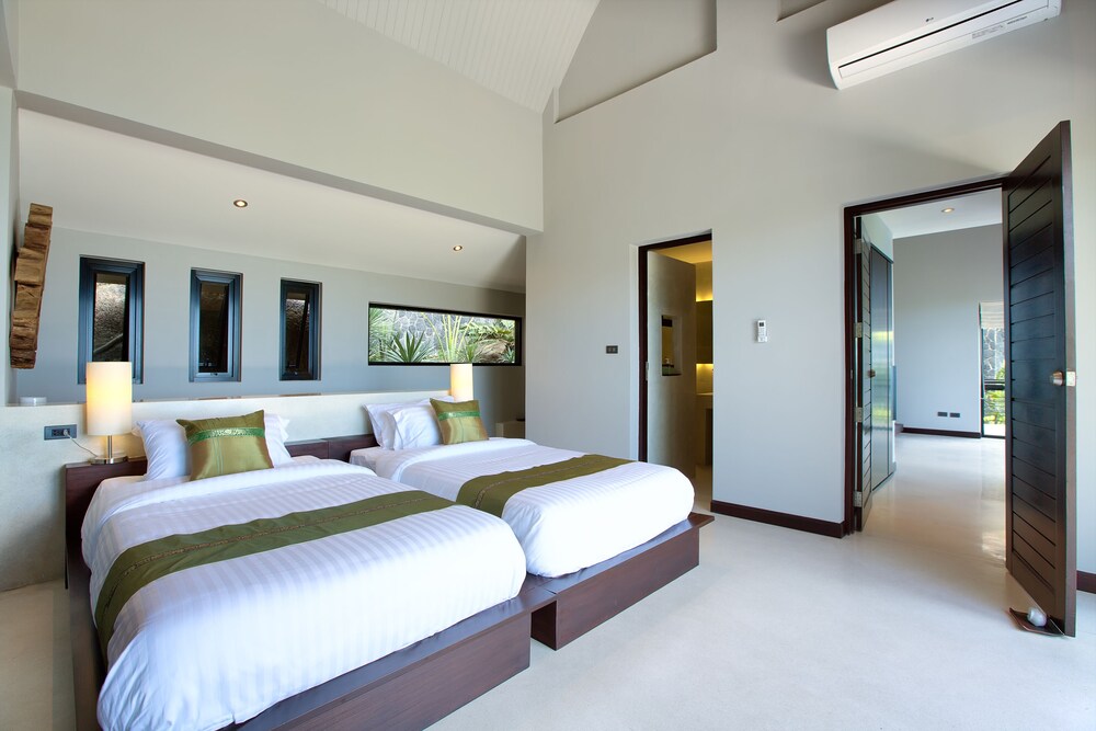 Villa Moonshadow