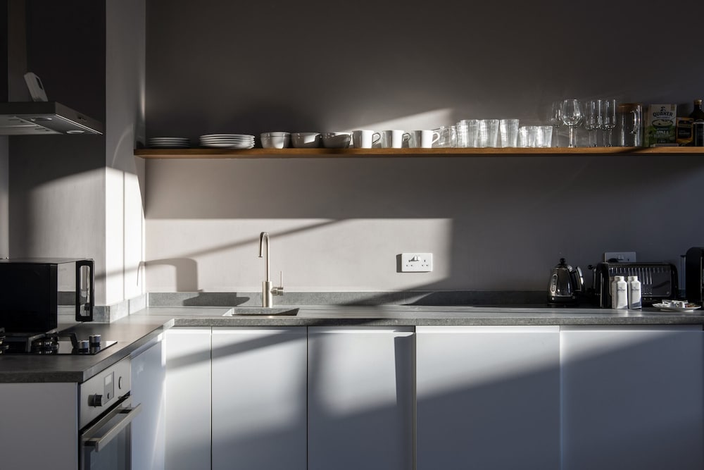 The Cleveland Arms IV