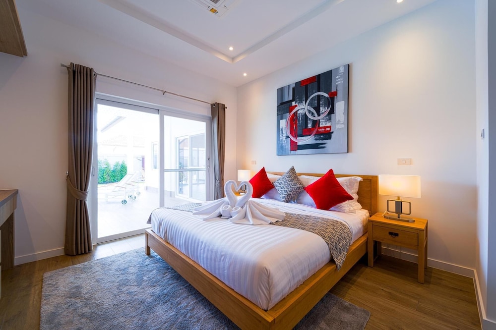 Brand-New Modern 3-Bedroom Villa MB20
