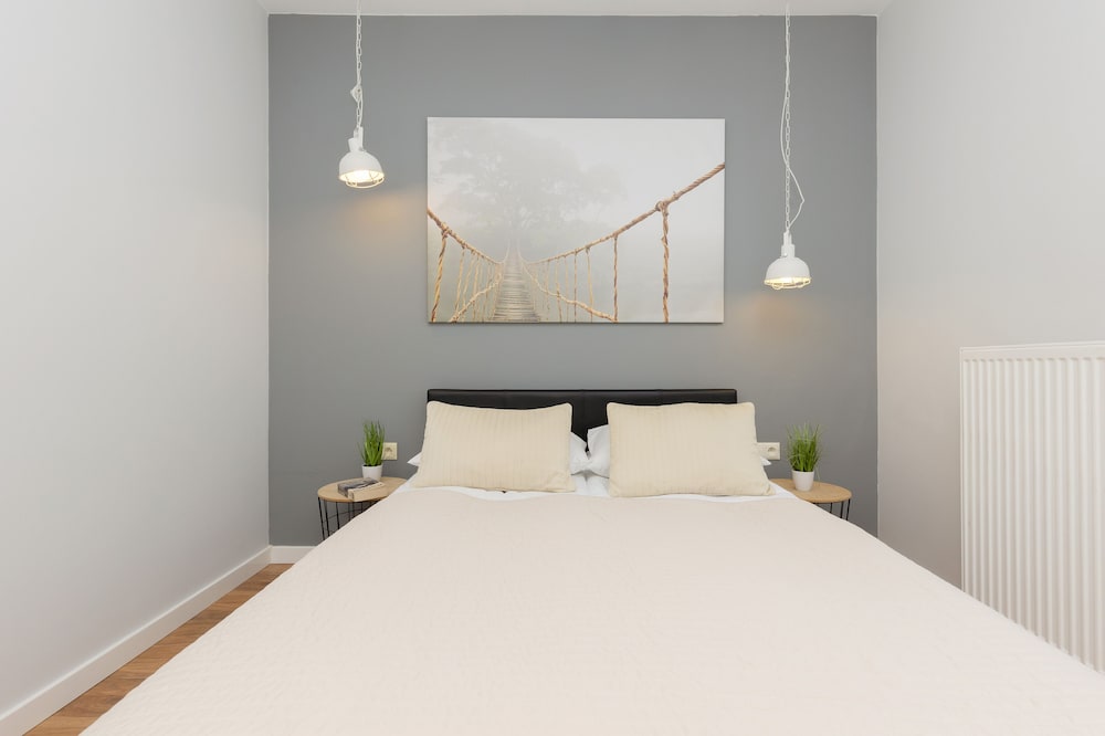 Gentle Apartment in Warsaw by Renters view 2