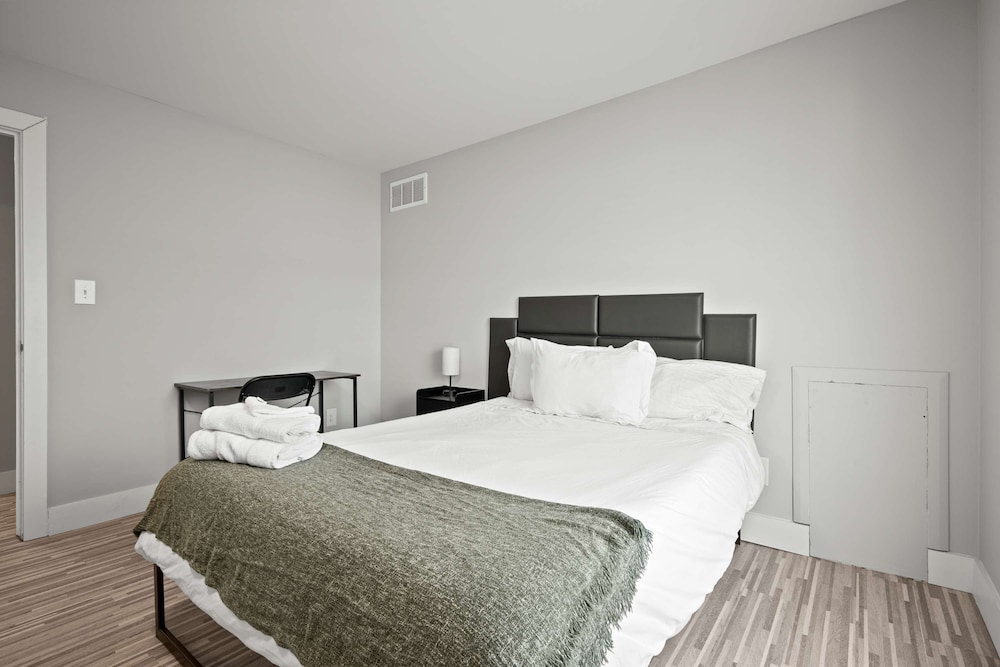 A Unique 2BR 2BA Stay