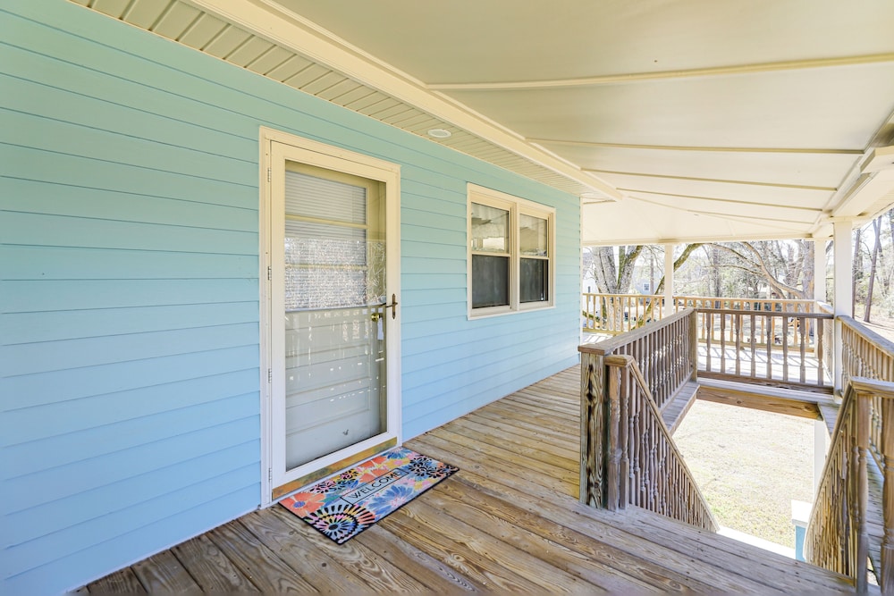 Boat Dock & Ramp: Canal-front Home!
