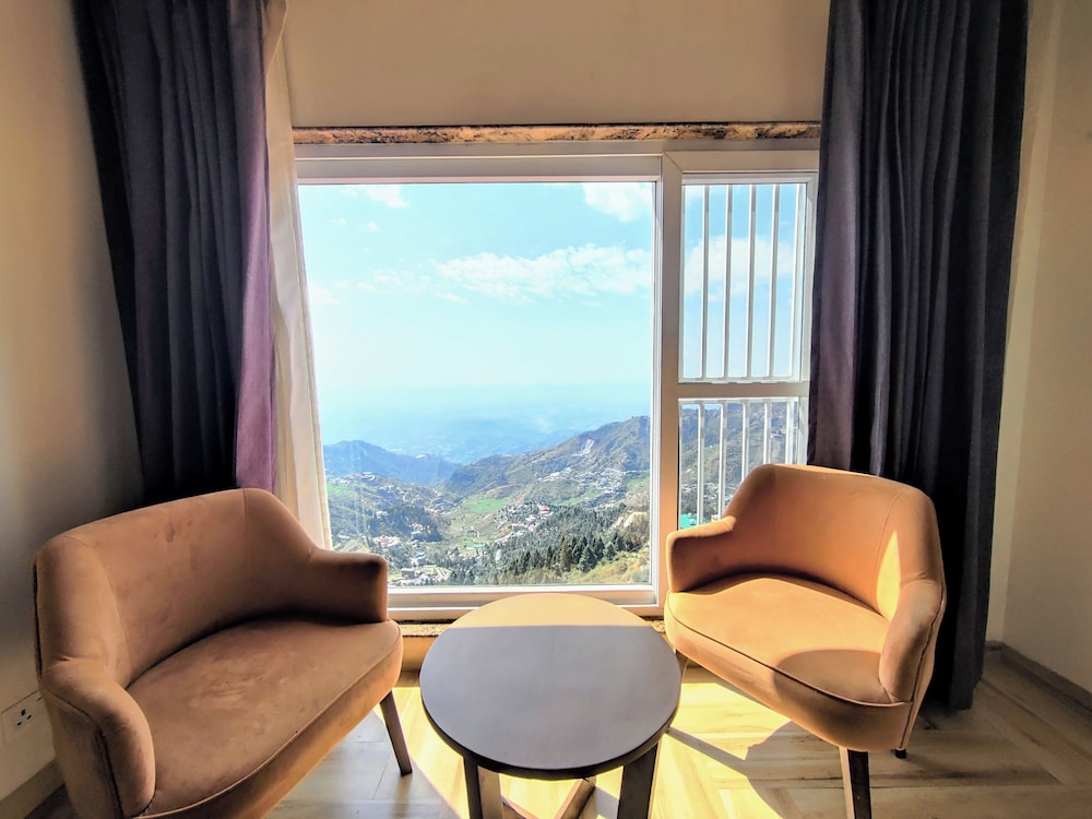 Hotel Luxury Inn Mussoorie by Stotrak view 2