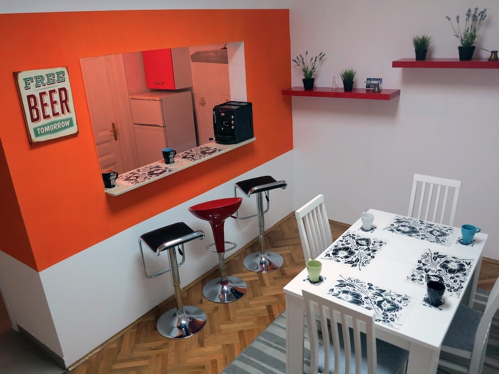 Traveler's Hostel & Apartments view 5