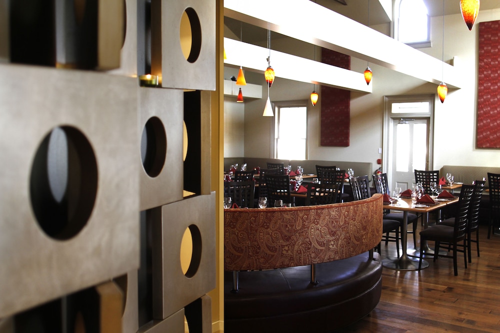 Niagara-on-the-Lake Vacations - The Shaw Club Hotel - Property Image 15