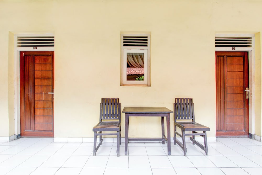 OYO 94761 Hotel Indah